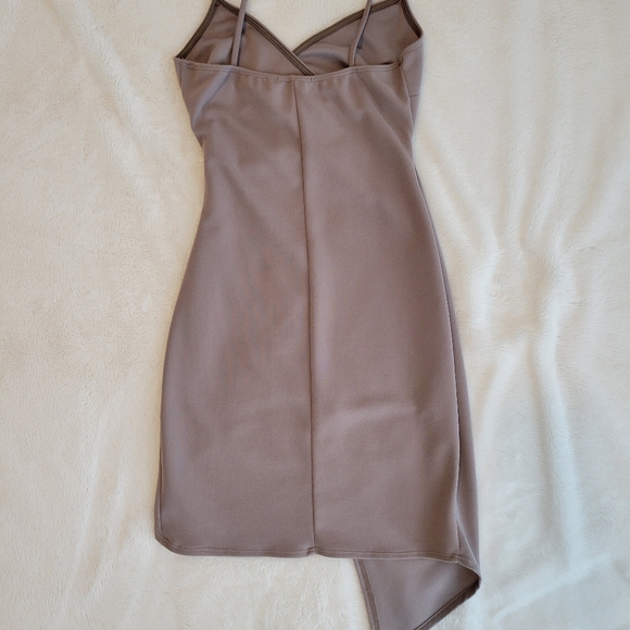 Dress - Picture 8 of 8